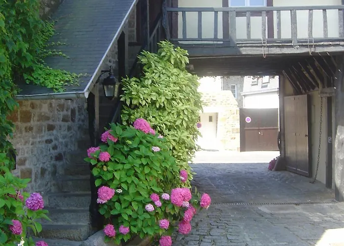 Logis Hotel Restaurant De La Croix D'Or-Avranches